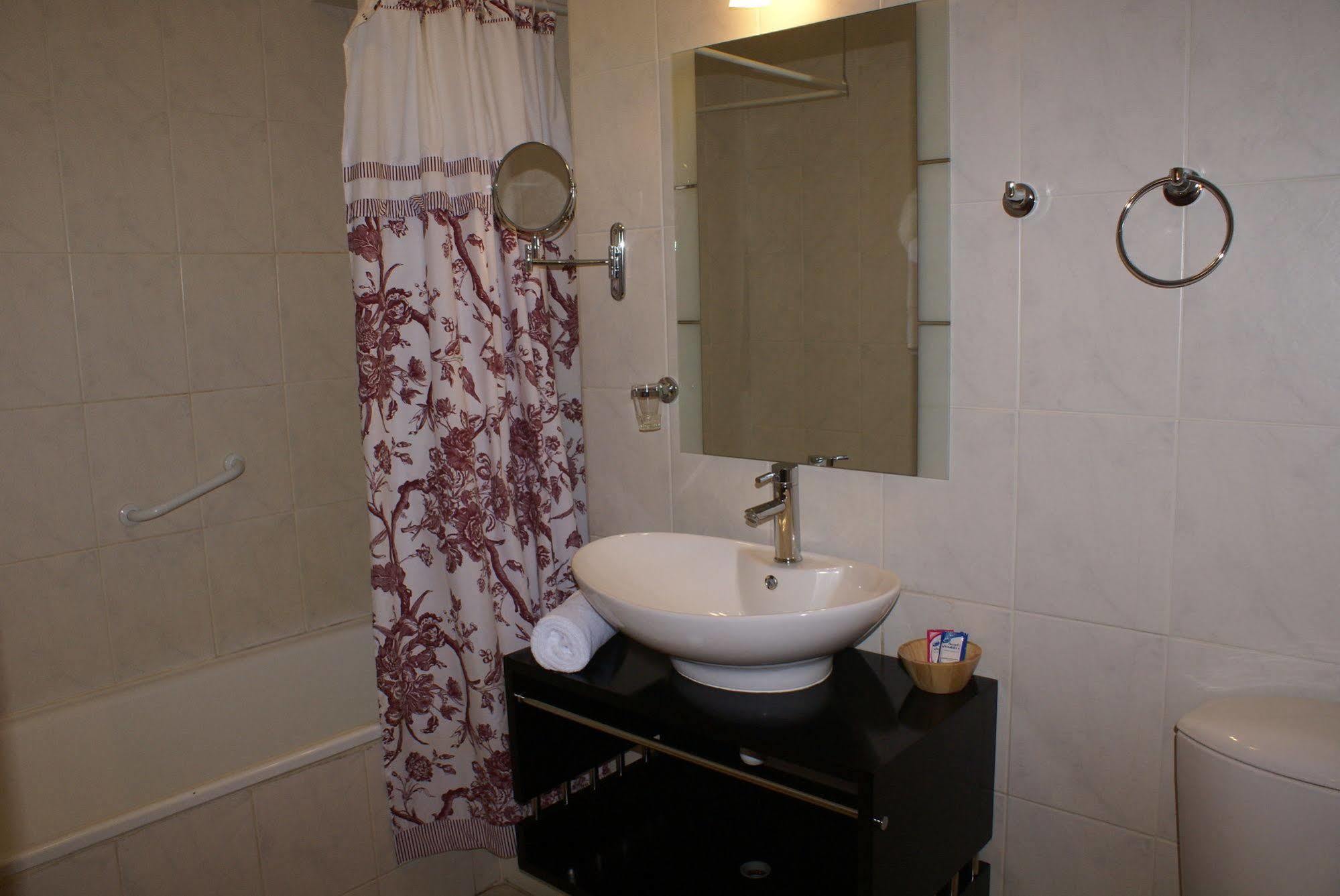 Hotel Baviera Parral Bagian luar foto