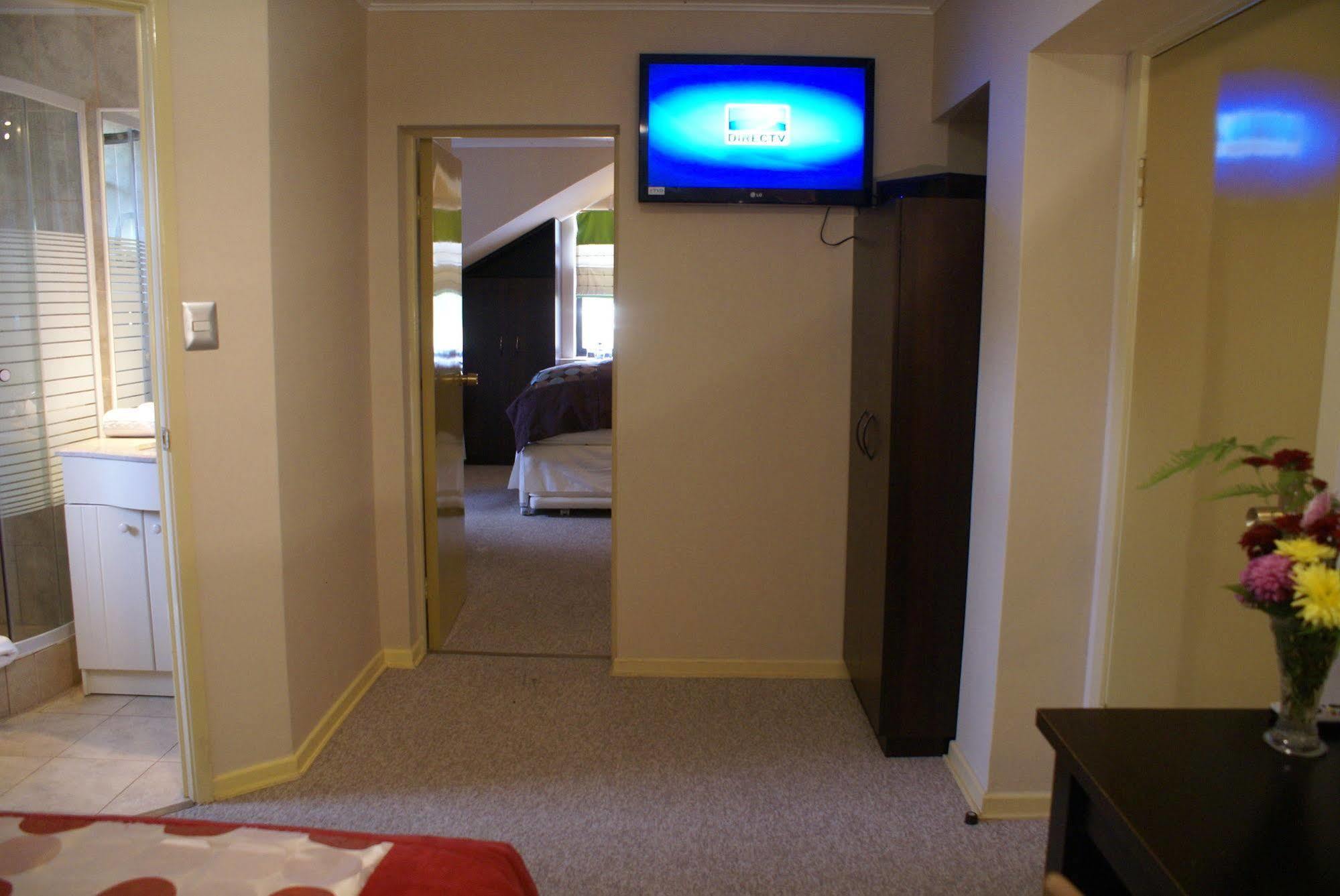 Hotel Baviera Parral Bagian luar foto