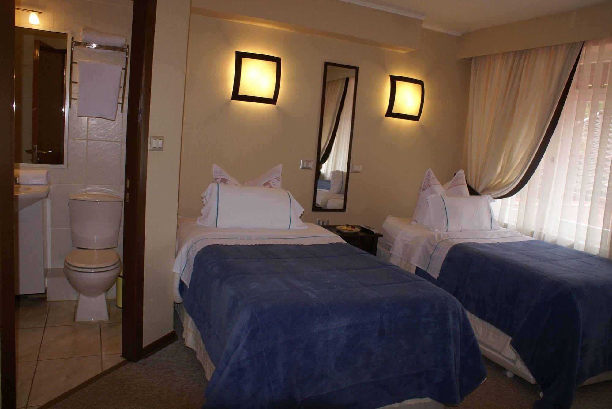 Hotel Baviera Parral Bagian luar foto